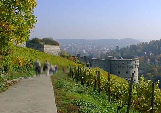 Richtung Maschikuli-Turm