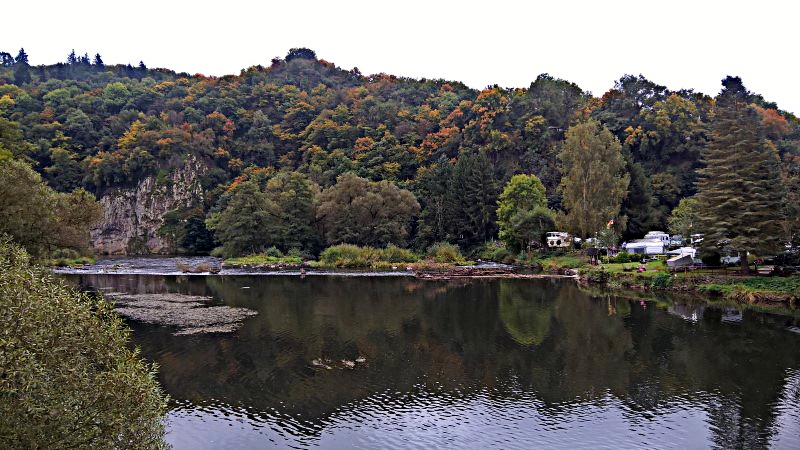 Flußlandschaft von der Brücke